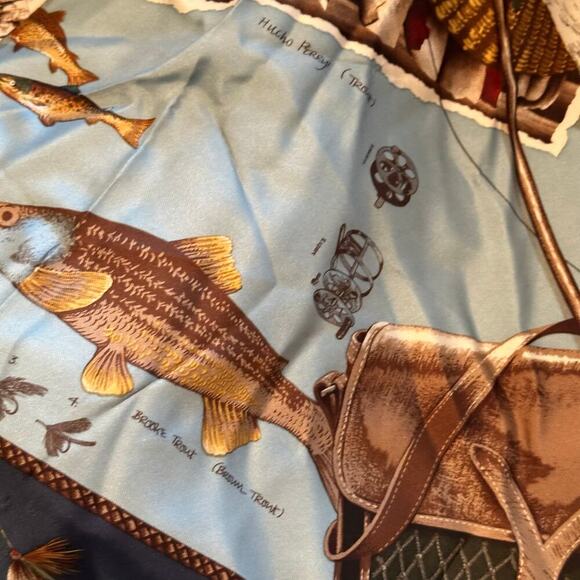 Ralph Lauren Women's Blue & Black 100% Silk Fish Print Scarf RARE fisherman - Picture 14 of 14